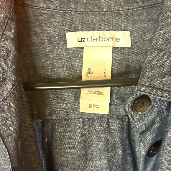 Liz Claiborne Chambray Blue Button-Down Blouse - Picture 3 of 11